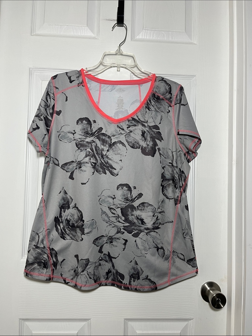 St. John's Bay Active Gray Floral V-Neck Short Sleeve Tee with Hot Orange Trim
